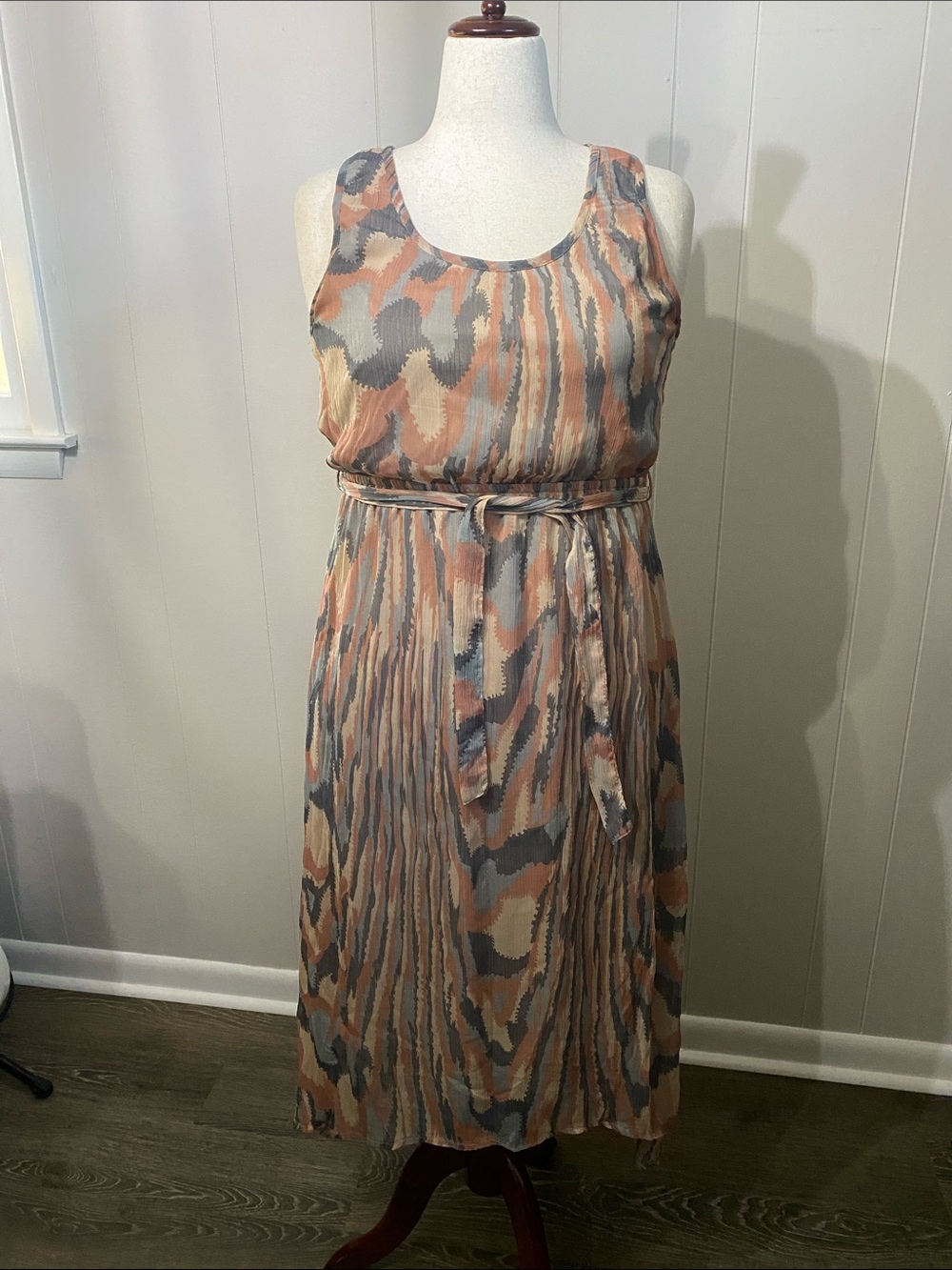 Dizzy Lizzy Sleeveless Hi-Lo Midi Dress